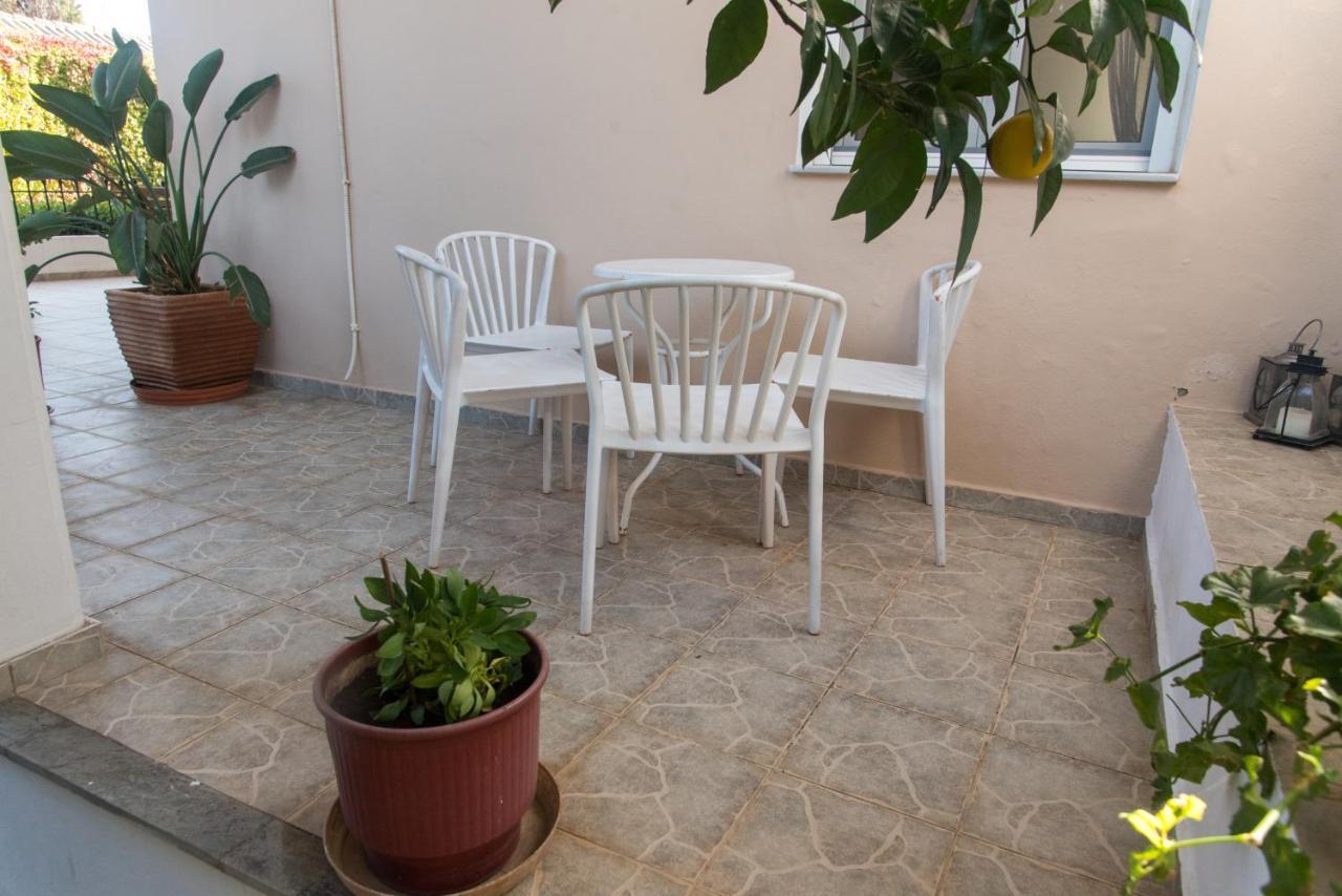 Oak Apartment - Garden, Monodri Monodrio Exterior photo