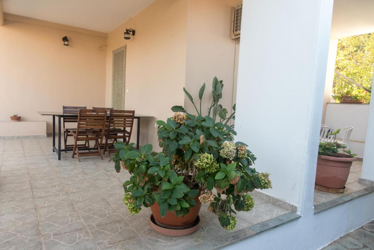 Oak Apartment - Garden, Monodri Monodrio Exterior photo
