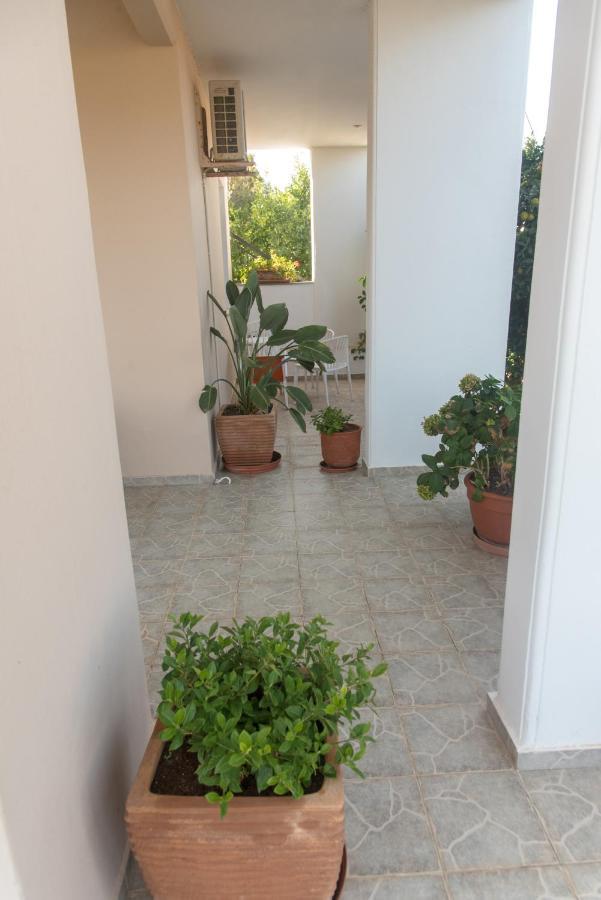 Oak Apartment - Garden, Monodri Monodrio Exterior photo